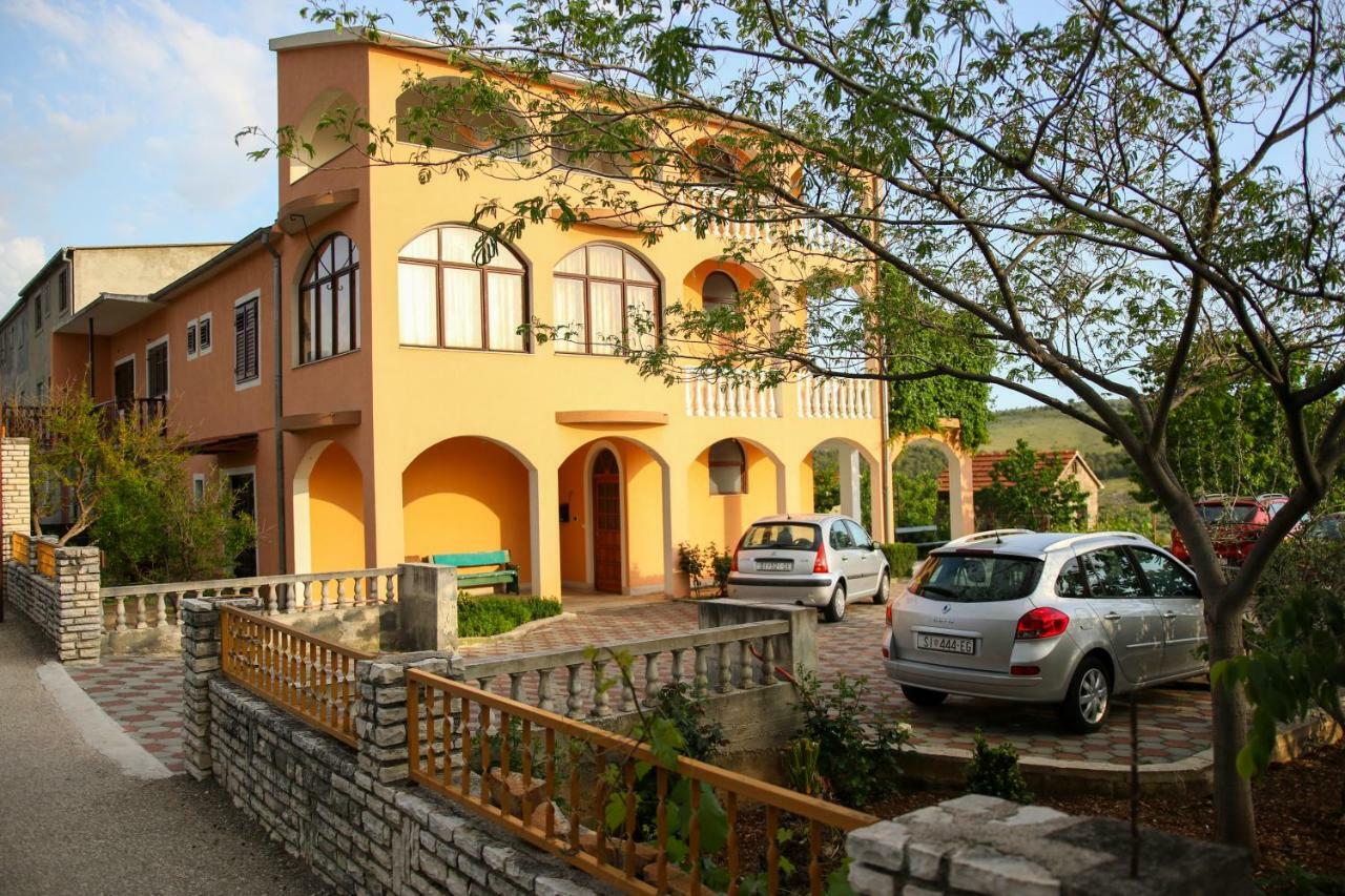 Apartment Nakic Vrpolje Exterior foto