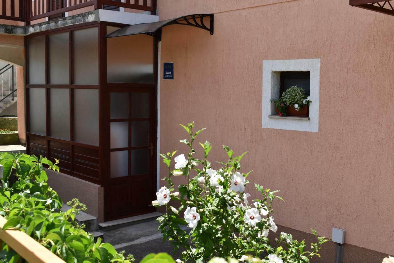 Apartment Nakic Vrpolje Exterior foto